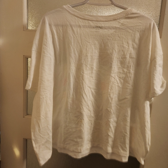 Crop top , size xxl , white w logo of alliyah - Picture 4 of 5